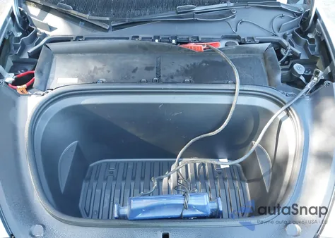 2025 Tesla Model Y Long Range Dual Motor All-Wheel Drive from USA, damaged, VIN 7SAYGAEE1SF221655